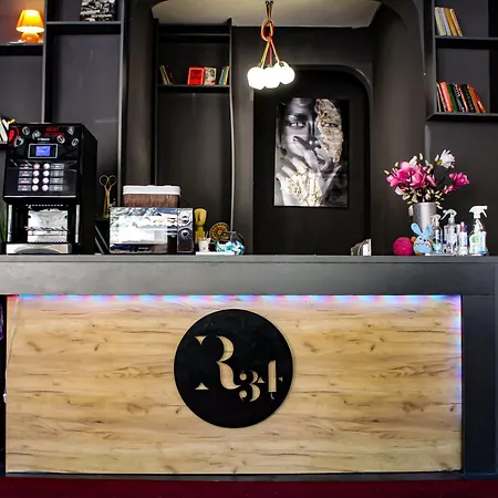R34 Boutique Къща за гости