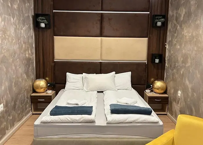 R34 Boutique וליקו טורנובו